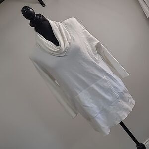 Renuar S/P cowlneck sweater with handwarmer pocket on front